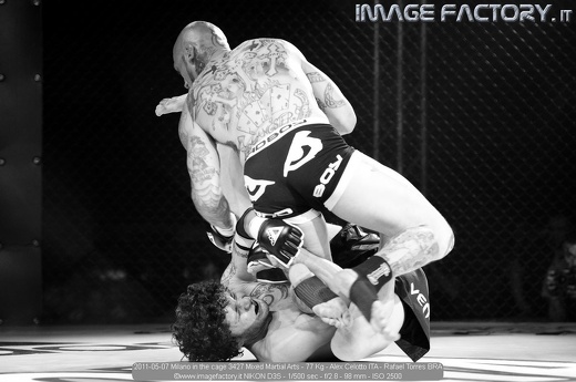2011-05-07 Milano in the cage 3427 Mixed Martial Arts - 77 Kg - Alex Celotto ITA - Rafael Torres BRA